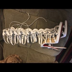 RED BOTTOMS, Christian LouBoutin